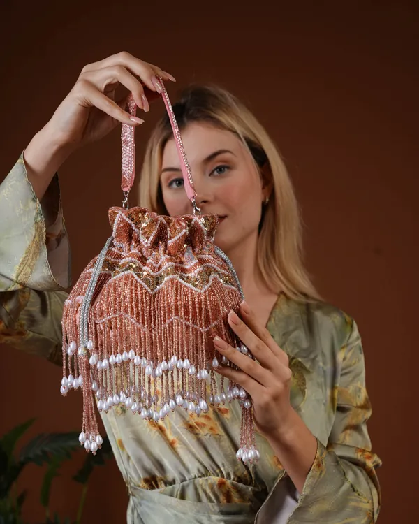 Zarifa_Rose_Fringe_Potli